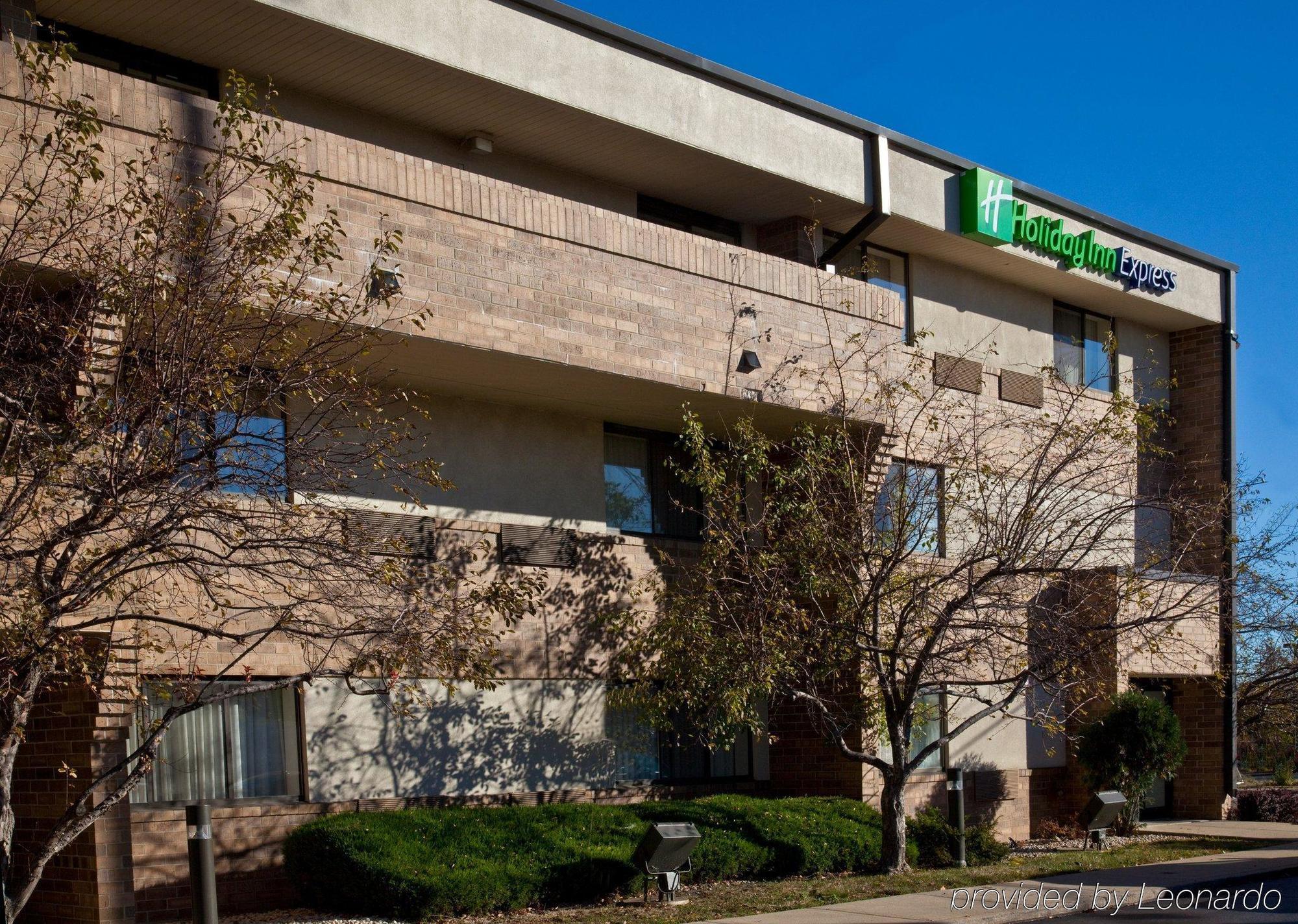 Holiday Inn Express Chicago Nw - Arlington Heights By Ihg Exterior foto